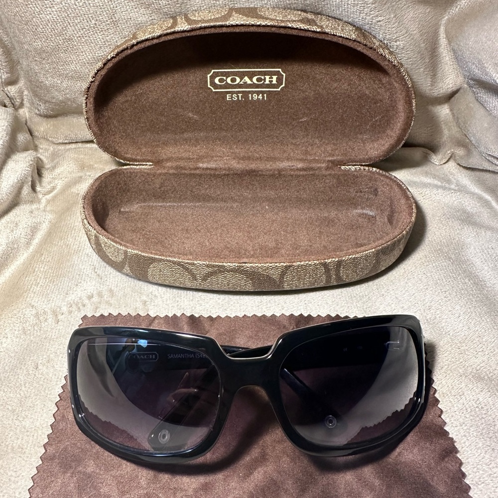 Coach Elegant Black Sunglasses